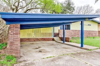 4600 Lakeshore Dr in Port Arthur, TX - Building Photo - Building Photo