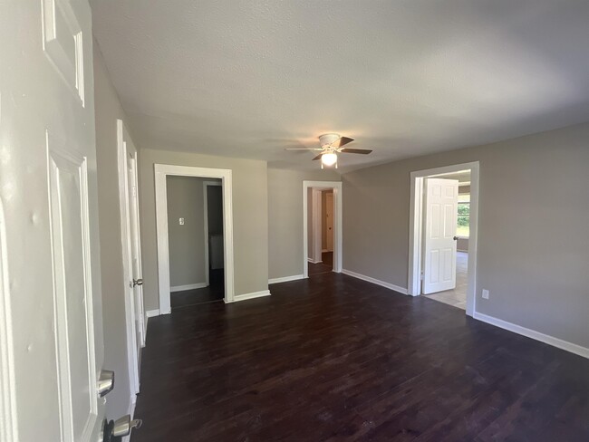 4912 Rogers St in North Little Rock, AR - Building Photo - Building Photo