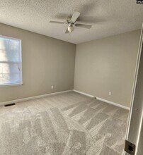 222 Salusbury Ln in Columbia, SC - Building Photo - Building Photo