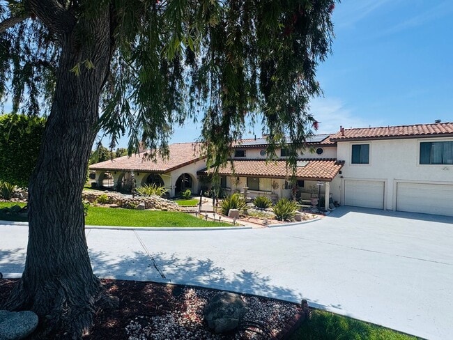 property at 115 Vientos Rd