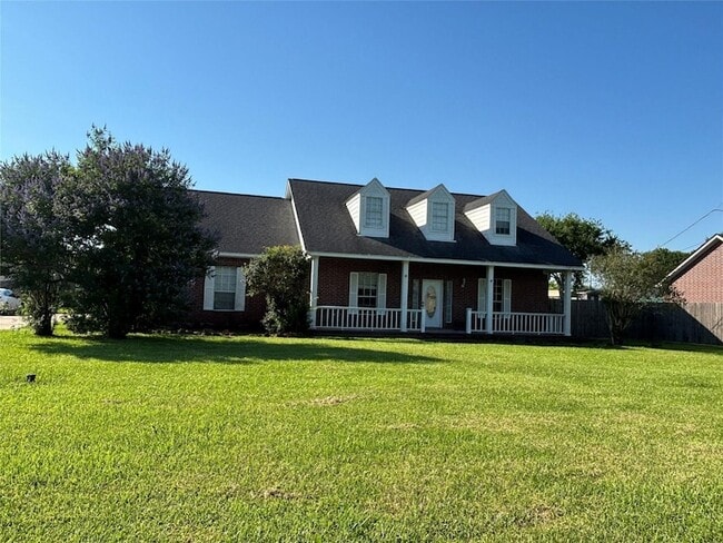 property at 211 Oaks Grande Dr