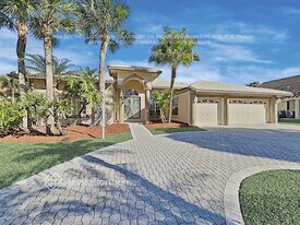 8227 NW 41st St in Coral Springs, FL - Building Photo