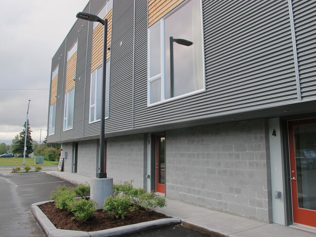 2802 Turnagain St, Unit 3 in Anchorage, AK - Foto de edificio - Building Photo