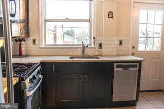 3616 Kemper Rd in Arlington, VA - Foto de edificio - Building Photo