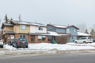 6506-6514 Ranchview Dr NW in Calgary, AB - Building Photo