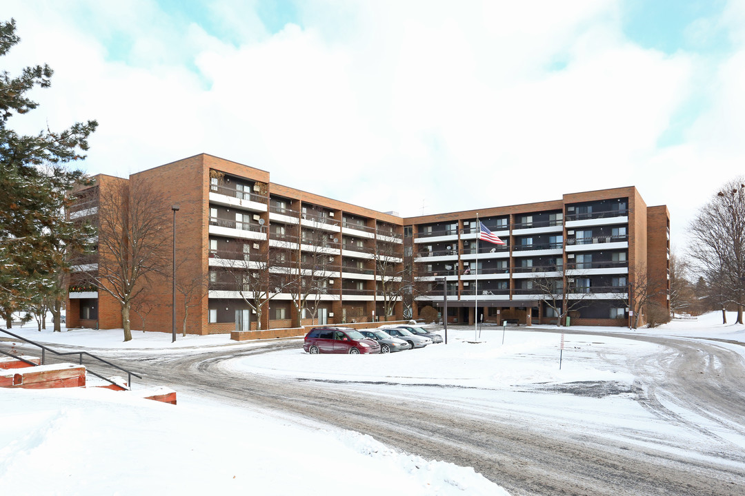 Tamarack in Holt, MI - Building Photo