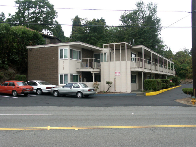 10323 Des Moines Memorial Dr in Seattle, WA - Building Photo - Building Photo