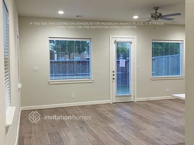 10518 Executive Lake Dr in Stafford, TX - Building Photo - Building Photo
