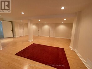 5844 Corinthian Trail in Mississauga, ON - Building Photo - Building Photo