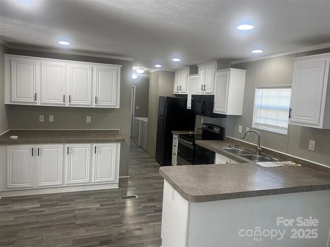 property at 1010 Thorncroft Rd