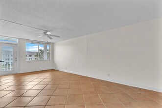 104 Paradise Harbour Blvd in North Palm Beach, FL - Building Photo - Building Photo