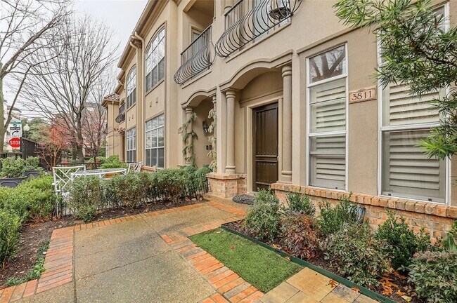 property at 3811 Travis St