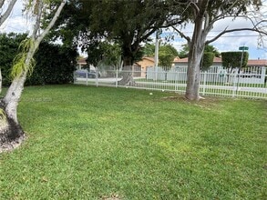 6501 SW 34th St in Miami, FL - Building Photo - Building Photo