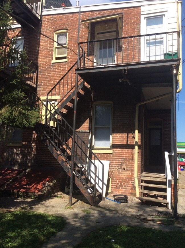 1114 W Market St in York, PA - Building Photo - Building Photo