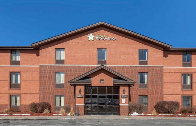 Furnished Studio-Des Moines - West Des Moines in West Des Moines, IA - Building Photo - Building Photo