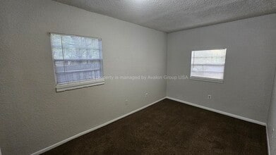 9658 Gibson Ave in Jacksonville, FL - Foto de edificio - Building Photo