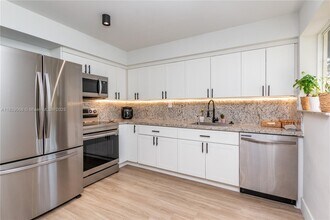 2302 Funston St in Hollywood, FL - Building Photo - Building Photo