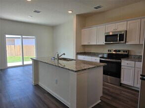 201 Rodgers Rd in Taylor, TX - Building Photo - Building Photo