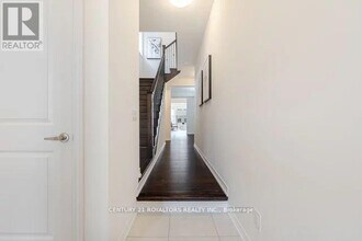 297 Broadacre Dr in Kitchener, ON - Building Photo - Building Photo