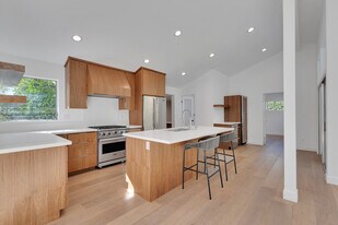 6234 Paseo Canyon Dr in Malibu, CA - Building Photo