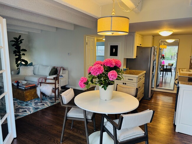 33 N Corona St, Unit 208