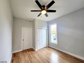 24 W Stewart St in Washington, NJ - Building Photo - Building Photo