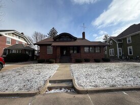 1155 N Cherry St in Galesburg, IL - Building Photo