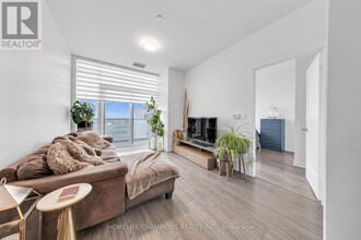 225-P225 Village Green Square in Toronto, ON - Building Photo - Building Photo