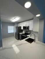 11346 Taft St, Unit 11346 in Pembroke Pines, FL - Building Photo