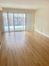 5201 Carriage Way Dr in Rolling Meadows, IL - Building Photo - Building Photo