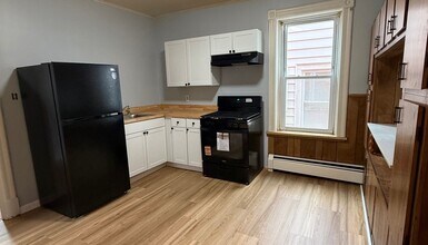 95 Bridge Ave, Unit 1 First Floor in Cohoes, NY - Building Photo - Building Photo