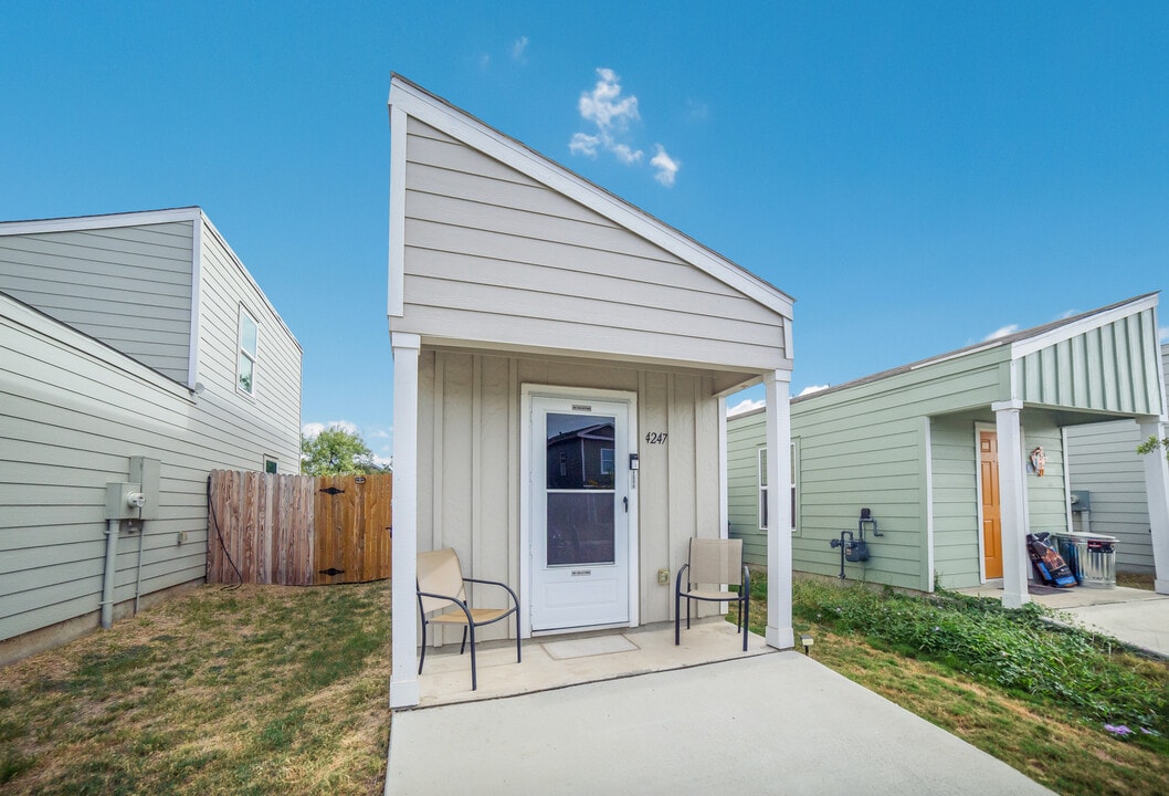 4247 Thalweg Way in San Antonio, TX - Building Photo