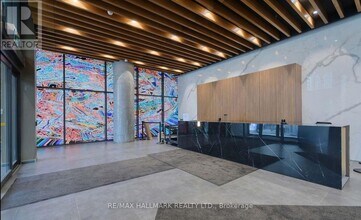 161 Roehampton Ave in Toronto, ON - Building Photo - Building Photo