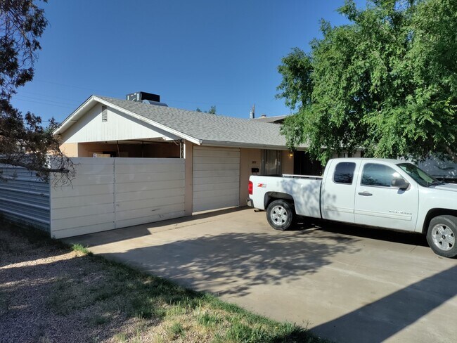 3821 W El Caminito Dr in Phoenix, AZ - Building Photo - Building Photo
