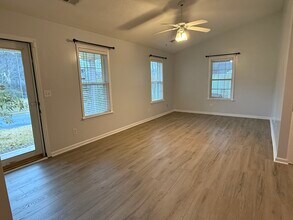 8125 Cadmium Ct in Charlotte, NC - Building Photo - Building Photo