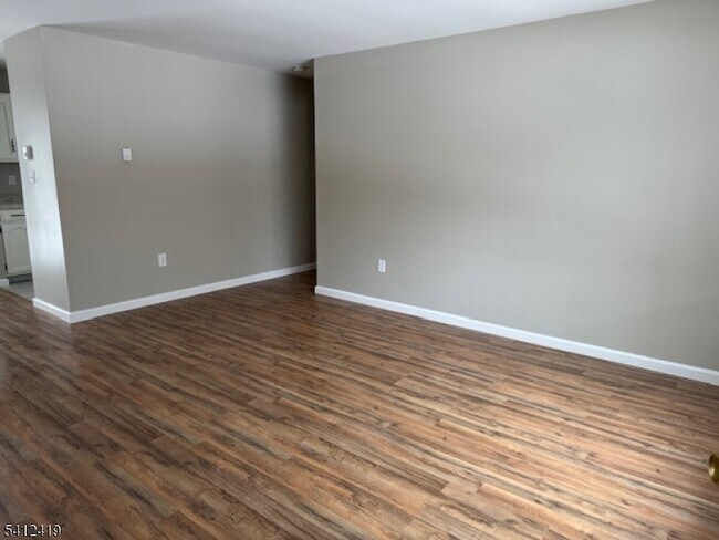 3331 NJ-94 in Hamburg, NJ - Foto de edificio - Building Photo