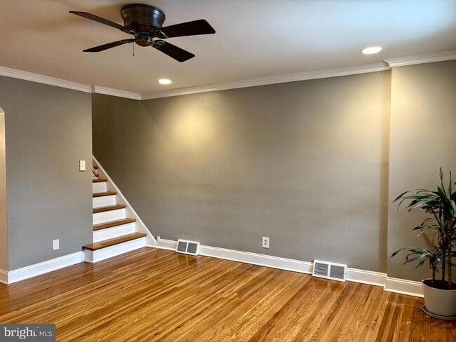 546 Overlook Rd in Philadelphia, PA - Building Photo - Building Photo