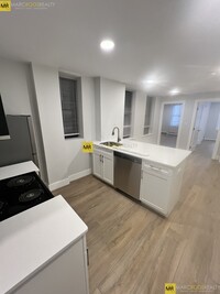 46 Joy St, Unit #2 in Boston, MA - Building Photo - Building Photo