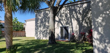 10932 Chandler Dr in Hollywood, FL - Building Photo - Building Photo
