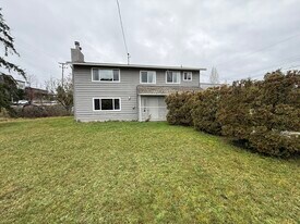 202 Derby Pl in Nanaimo, BC - Building Photo