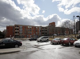 1703 Mccowan Rd in Toronto, ON - Building Photo