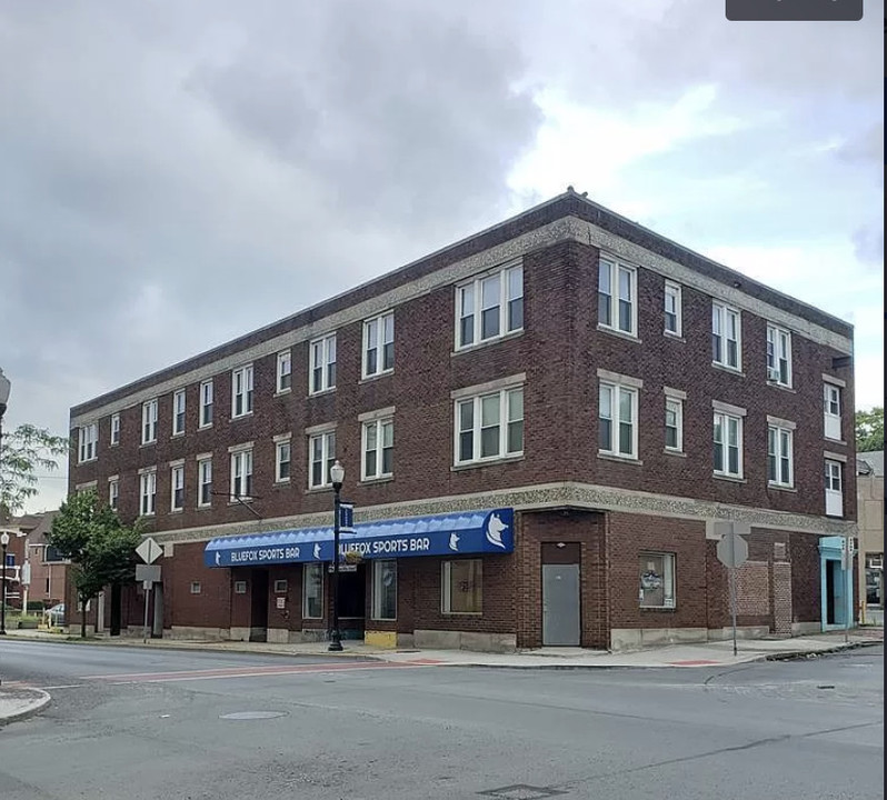 Triangle Building in Altoona, PA - Foto de edificio