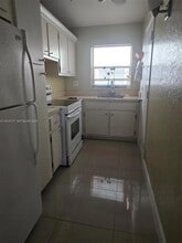 1425 Arthur St, Unit 410B in Hollywood, FL - Foto de edificio - Building Photo