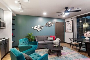 611 Commerce St in New Orleans, LA - Building Photo