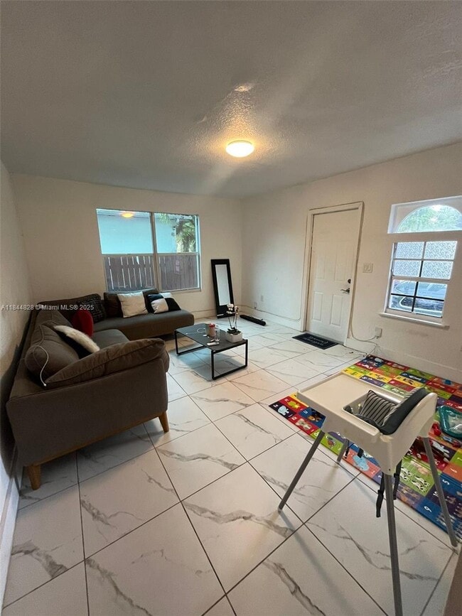 1652 Madison St in Hollywood, FL - Building Photo - Building Photo