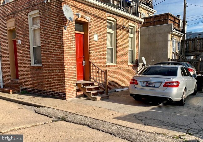 property at 1017 W Cross St
