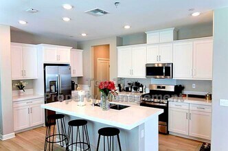 2061 Julie Dawn Pl in Escondido, CA - Building Photo - Building Photo