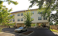 Arrowhead Apartments in Tallahassee, FL - Building Photo - Building Photo