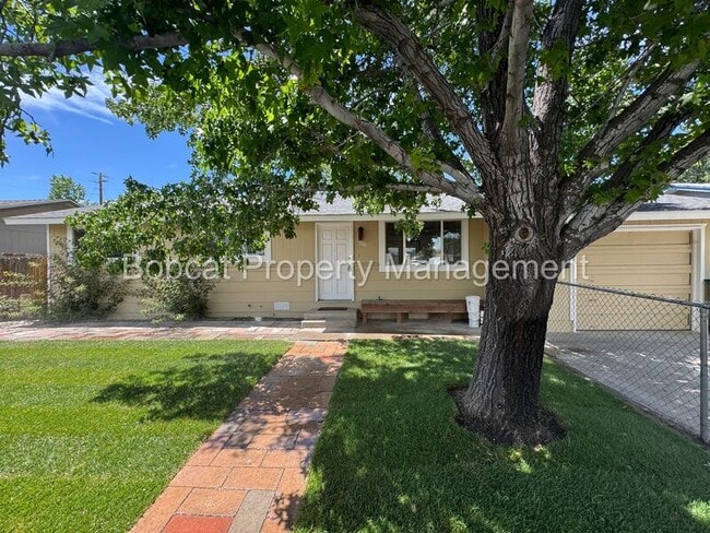 property at 700 Cottonwood Dr