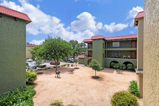 Kensington Court in Austin, TX - Foto de edificio - Building Photo